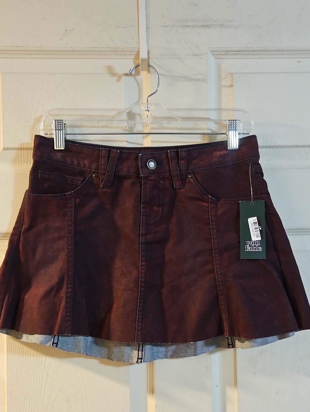 WILD FABLE BURGUNDY MINI SKIRT: NEW WITH TAGS: SIZE 00
